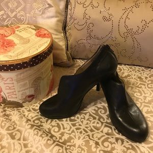 🔴 Nine West Zip Stiletto Ankle Booties